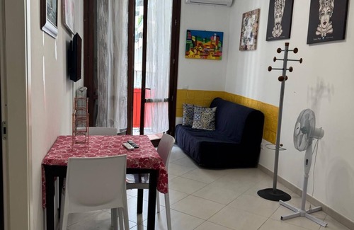 Ruggero Settimo Apartment | Cozy air-conditioned apartment 5 minutes from the Politeama Theater