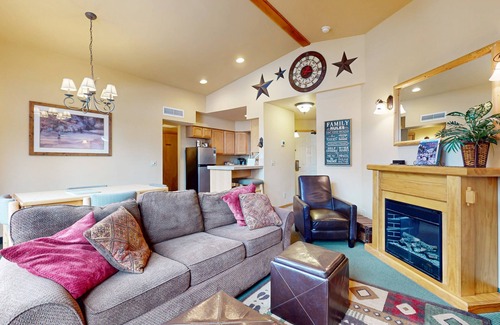 Downtown Leavenworth Hotel | Cozy alpine escape with modern comforts, scenic views and great shared amenities
