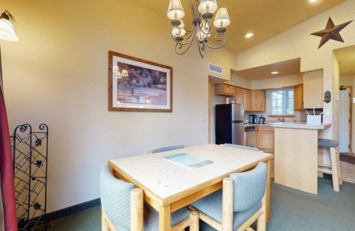 Downtown Leavenworth Hotel | Cozy alpine escape with modern comforts, scenic views and great shared amenities