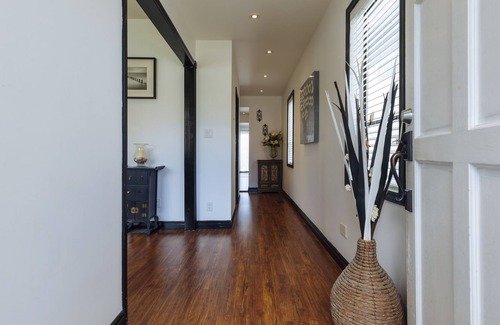 Renfrew-Collingwood House | Cozy And Beautiful 3BD Home