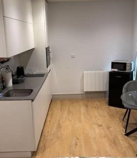 Grove Apartment | Cozy and Comfortable Studio