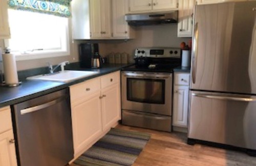 Cedar House | Cozy and Convenient!