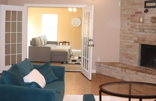 Mission Bend House | Cozy and conveniently located near the Heart of Houston