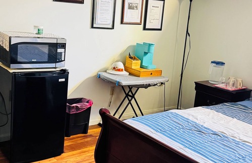 Durham Region Bed & Breakfast | Cozy and Private Bedroom in a Basement with complete Washroom