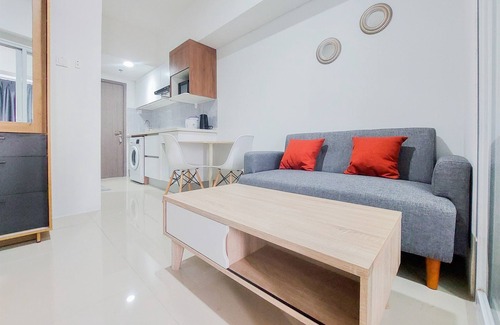 Pondok Aren Apartment | Cozy And Well Furnished 1Br At Tamansari Bintaro Mansion Apartment