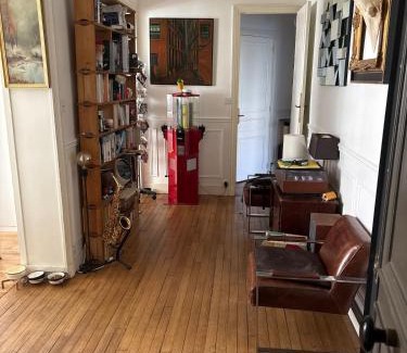 La Celle-sous-Gouzon Apartment | Cozy apartment in Saint Mandé Paris, metro line 1