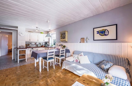 Bergen Apartment | Cozy Apartment Chiemgau Idyll with Mountain View, Wi-Fi, Garden & Terrace
