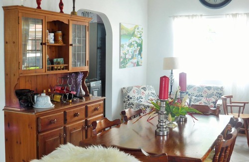 Micoud Apartment | Cozy apartment in a tropical setting with art studio