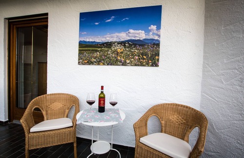 Rimsting Apartment | Cozy apartment in a very quiet location with terrace u. Tiled stove near Chiemsee