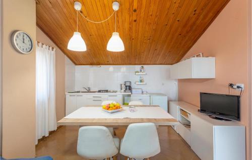 Municipality of Omisalj Apartment | Cozy Apartment In Omisalj With Wifi
