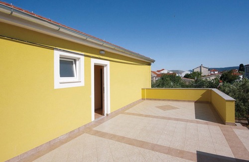 Krapanj Apartment | Cozy apartment in Sibenik with kitchen