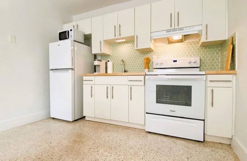 East Little Havana Apartment | Cozy Apartment Near Brickell III
