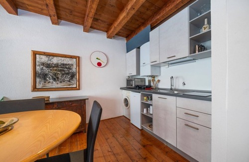 Udine Apartment | Cozy apartment of 55 sqm, able to accommodate up to 3 people, located on the third floor of a building without elevator. The location is great! In the center of Udine, overlooking Piazza Giacomo Matteotti; a few steps from the main points of interest, su