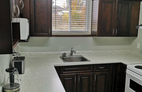 Argyle Apartment | Cozy Apartment Unit, 1200 sq. Fanshaw College & Western University.