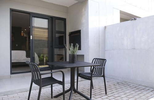 Stellenbosch Central Apartment | Cozy apartment with WiFi and AC in charming Stellenbosch