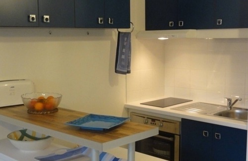 Barfleur Apartment | Cozy apartment with garden and private parking in Barfleur