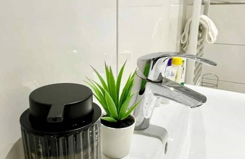Sudostviertel Apartment | Cozy apartment with kitchen + balcony
