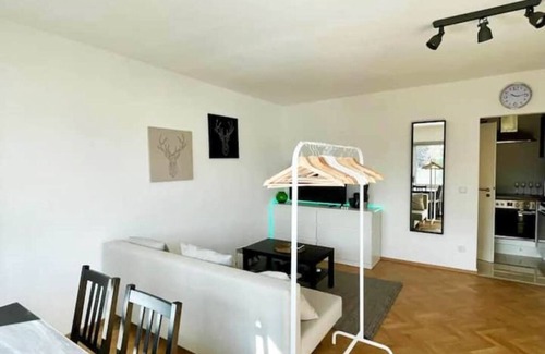 Sudostviertel Apartment | Cozy apartment with kitchen + balcony