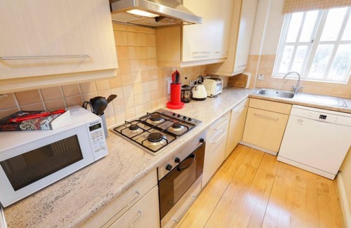 Waterloo Apartment | Cozy apartment with parking & patio