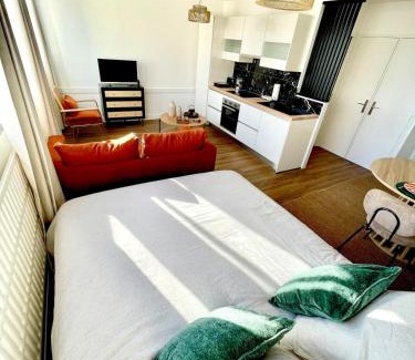 Amiens Apartment | Cozy apartment with parking and panoramic views!