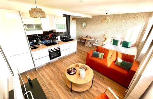 Amiens Apartment | Cozy apartment with parking and panoramic views!