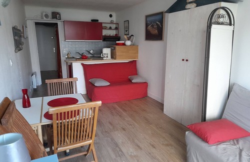 Arcachon Apartment | Cozy Apartment with Pool, Private Parking Near Arcachon Marina