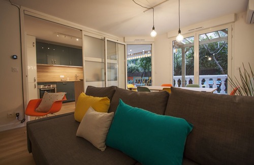 Part Dieu - Bir Hakeim Apartment | Cozy apartment with Spa Bath, Garden Box in Part-Dieu