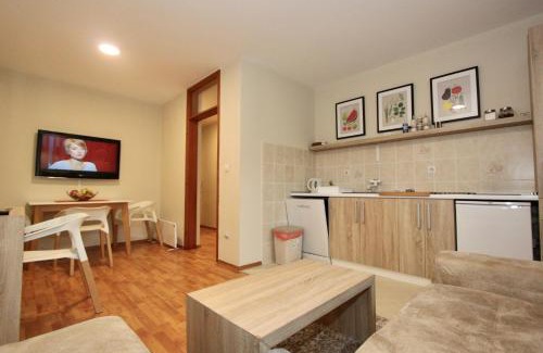 Cukarica Apartment | Cozy apartments in Belgrade, Čukarica, Železnik, free parking and WiFi