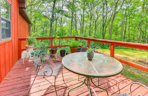 Great Cacapon House | Cozy Appalachian Getaway 5 Mi to Prospect Peak!