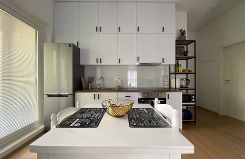 Tirana Apartment | Cozy Apt in Colorful Complex Wifi/Ac/Netflix