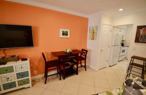 Deerfield Beach Apartment | Cozy Apt in the Heart of Deerfield Beach – Less Than 5-Min Walk to the Ocean