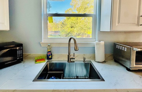 Florida Panhandle Apartment | Cozy Apt King Bed w Laundry 25 to Beach Unit #C