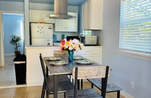 Florida Panhandle Apartment | Cozy Apt King Bed w Laundry 25 to Beach Unit #C