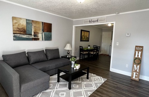 Dunean Apartment | Cozy Apt. Near Downtown (2BR, 1BA, 3 beds)