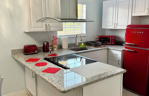 Florida Panhandle Apartment | Cozy Apt w/King Bed – 25 Mins to Beach, 20% Off B