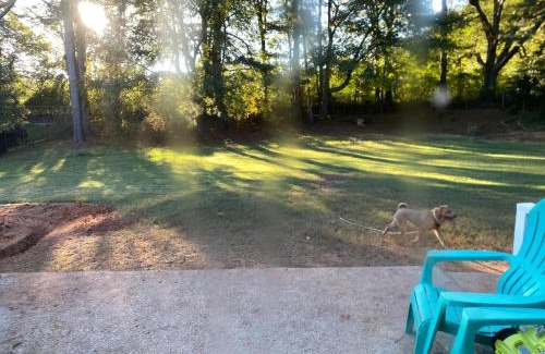 Stockbridge Apartment | cozy apt with master bed