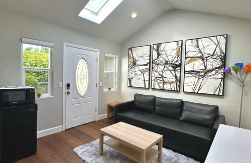 Orange Apartment | Cozy Attached Studio – Hidden Gem in OC near Disneyland, Anaheim Convention…