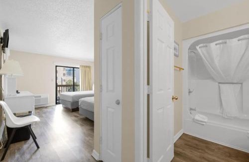 Myrtle Beach House | Cozy Beach Condo Pool Sm Dogs ok FREE Tickets D31