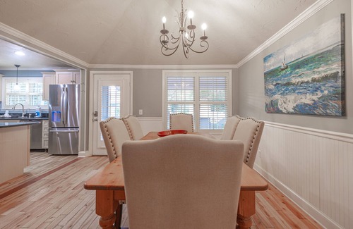 Twin Oaks House | Cozy Beach Cottage Located in Wild Dunes! Large Screened Porch!
