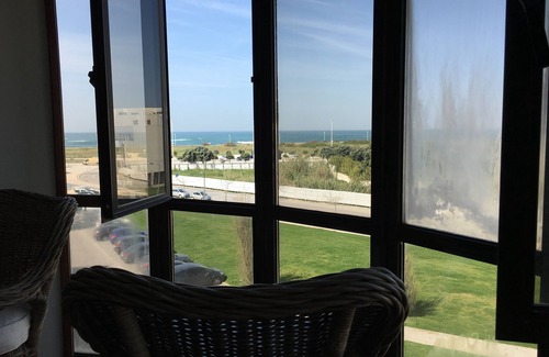 Vila do Conde Apartment | Cozy Beach Front with Rooftop
