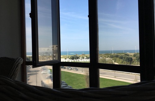 Vila do Conde Apartment | Cozy Beach Front with Rooftop