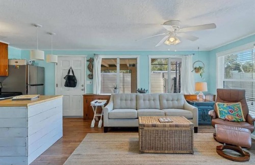 Englewood House | Cozy, beach house! Just step away from world class Manasota Beach!