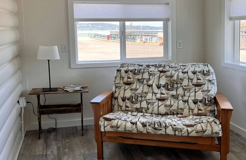 Poulsbo Cottage | Cozy Beach Retreat-Hood Canal & Olympic Mountain Views