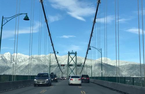 Hollyburn House | Cozy Bedroom Near Beach, Stanley Park, Cypress Mountain, Downtown Vancouver