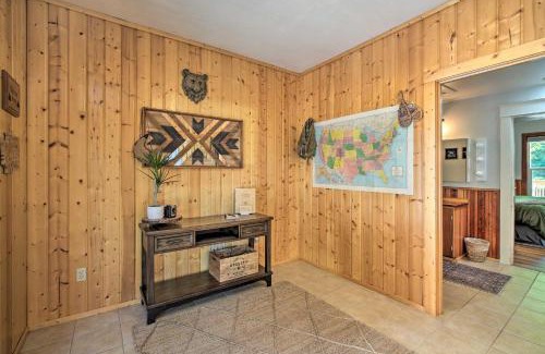 Ashford House | Cozy Black Bear Retreat by Mount Rainier!