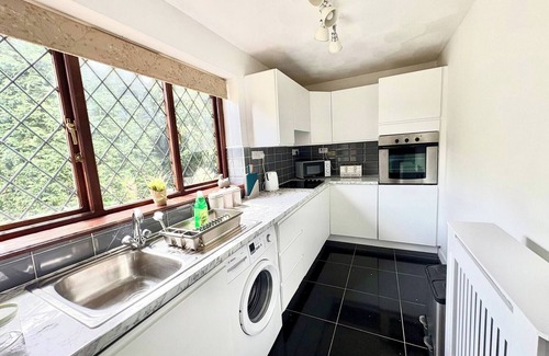 Blackwood House | Cozy Blackwood Getaway - Peaceful Countryside Escape