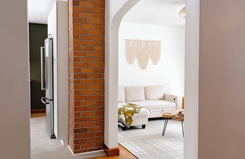 Stevensville Cottage | Cozy Bluebird Cottage with Hot Tub near Lake Michigan in wonderful Stevensville!