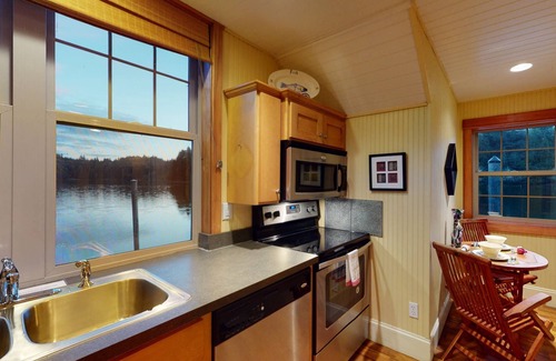 Lakeside Cabin | Cozy Boathouse On The Lake W/Spacious Dock. Boat access only