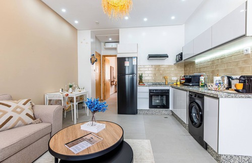 Imi Ouaddar Apartment | Cozy Boho Beige Apt - 5mn To Surf Beach, WFH w/High Speed WiFi & Free Parking