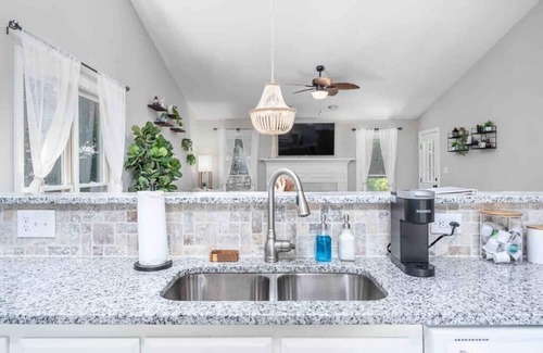 Cary House | Cozy Boho Kildaire Farms Home- near Downtown